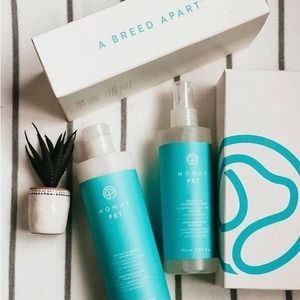 NEW IN BOX Monat pet duo
